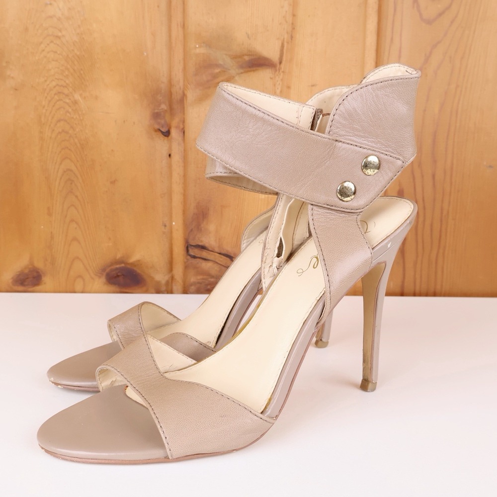 Fergie Nude Leather Ankle Strap Stiletto Heels Sandals Size 9.5 Gold Hardware